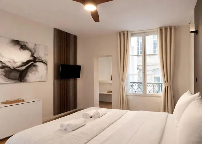 Stunning With Lift - Louvre Apartment Paris